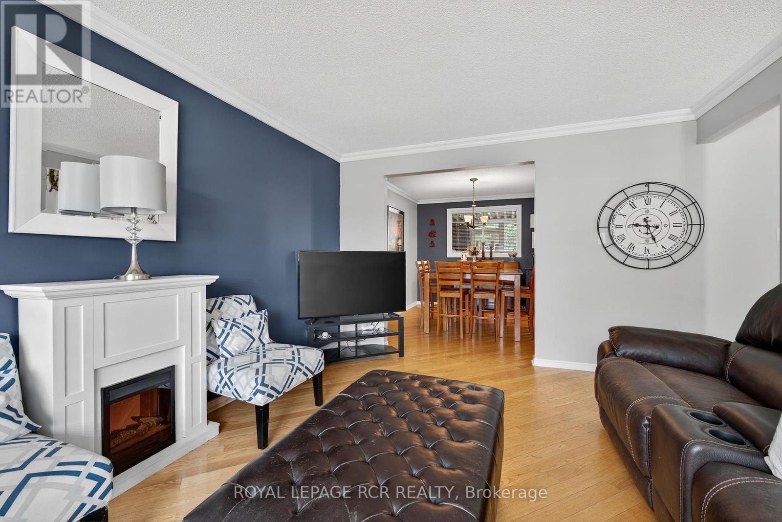 21 Crown Crescent, Bradford West Gwillimbury, Ontario  L3Z 2M7 - Photo 9 - N12314011
