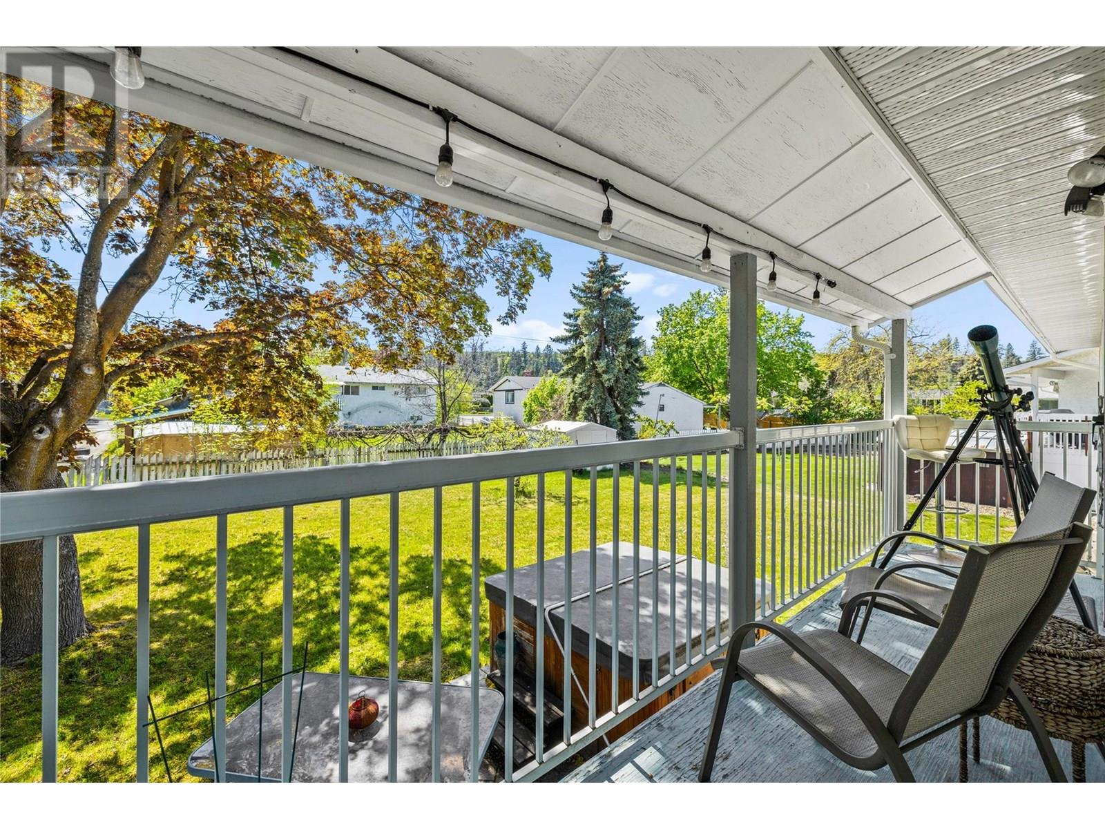 Property at 765 Wayne Road image 2