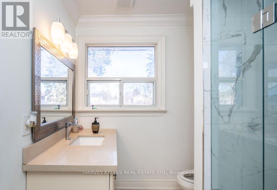 140 Wedgewood Drive, Toronto, Ontario  M2M 2H7 - Photo 15 - C12311149