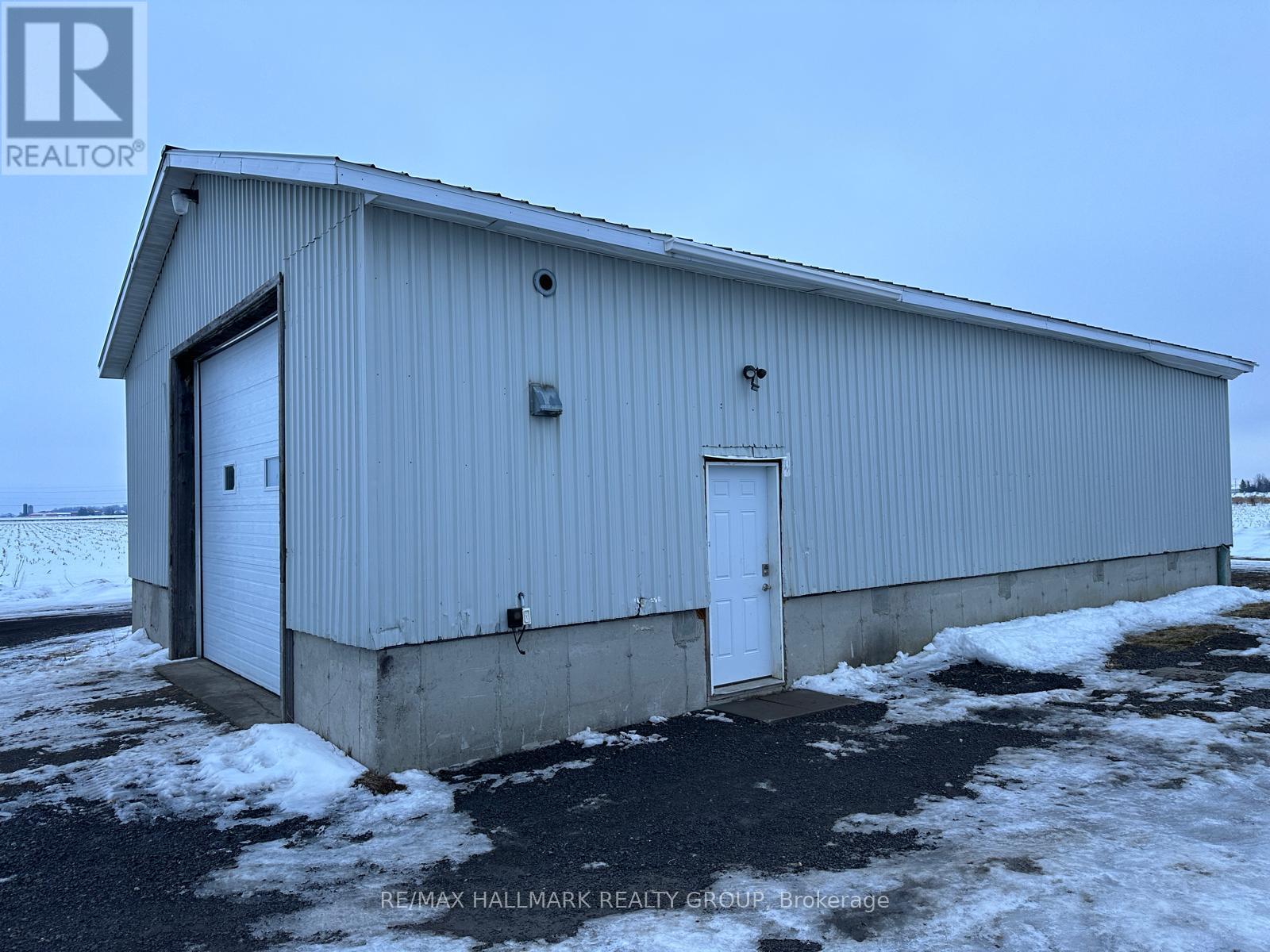1093 Wall Road, Ottawa, Ontario  K4B 1H8 - Photo 3 - X12314028