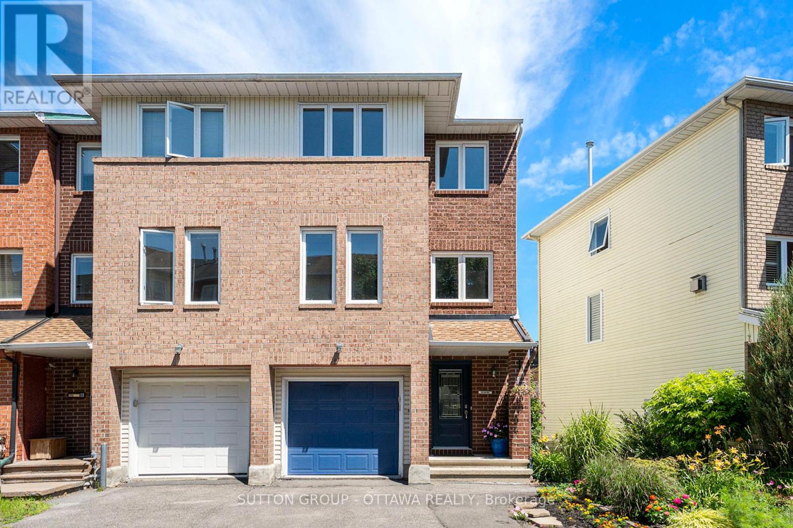 Property at 13 DRAYTON PRIVATE image 1