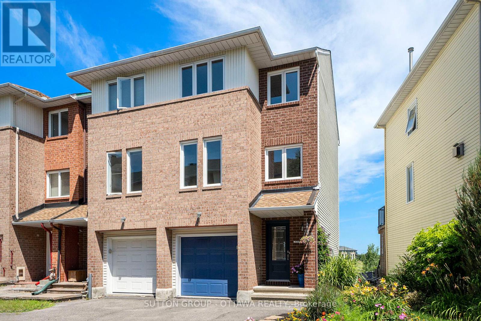 Property at 13 DRAYTON PRIVATE image 2