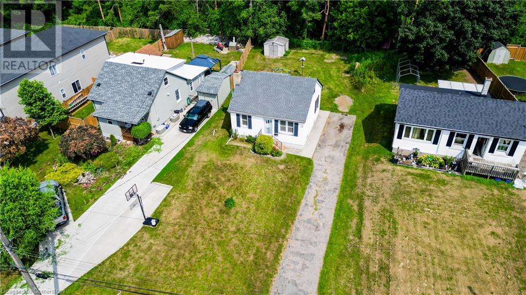 Property at 48 BARBARA Crescent image 3