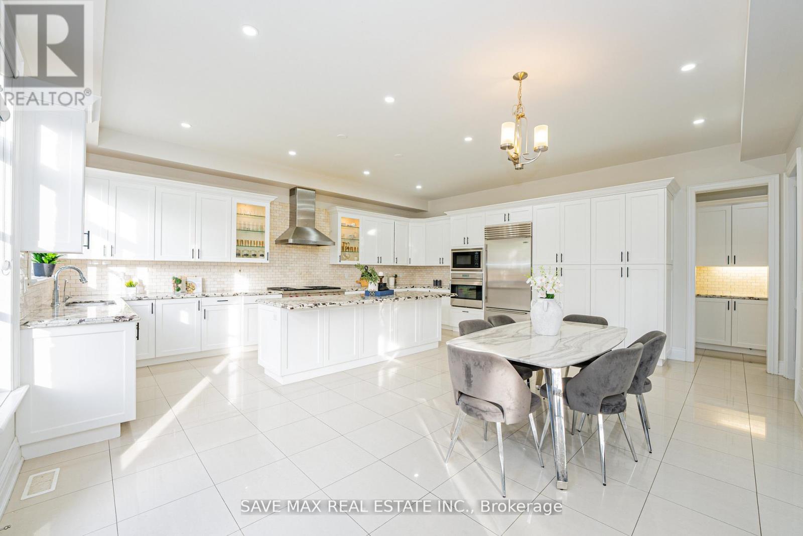 95 Sarracini Crescent, Vaughan, Ontario  L4L 3S9 - Photo 17 - N12314027