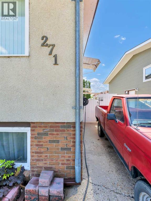 Property at 271 18 Street NE image 3