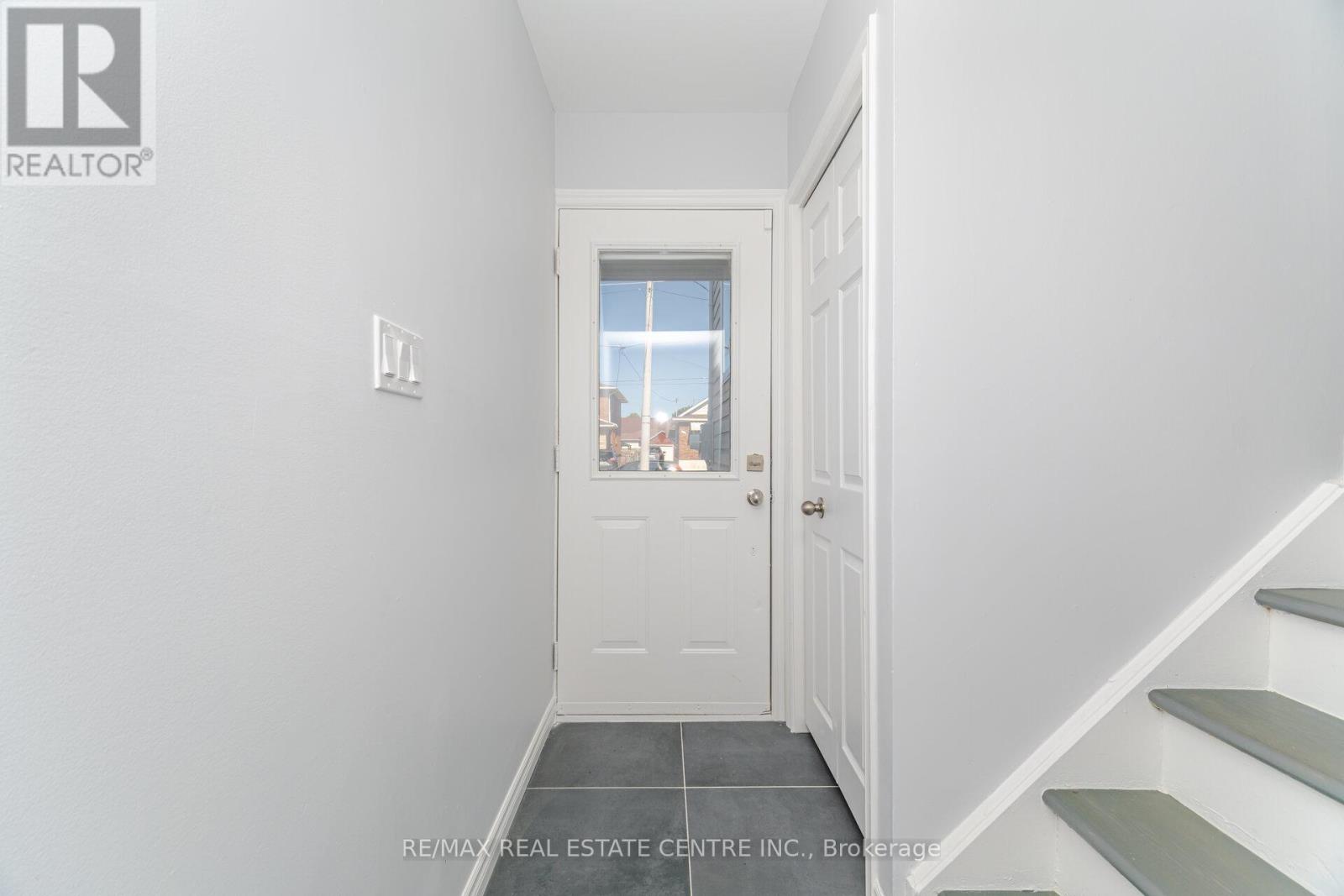 Property at 233B VINE STREET image 3