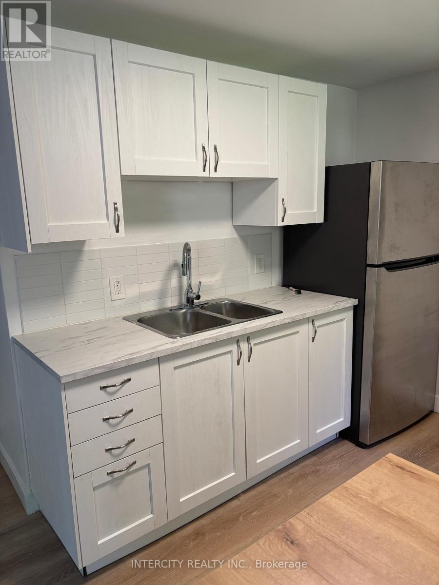 363 Andrew Street, Newmarket (Central Newmarket), Ontario  L3Y 1H5 - Photo 25 - N12310849