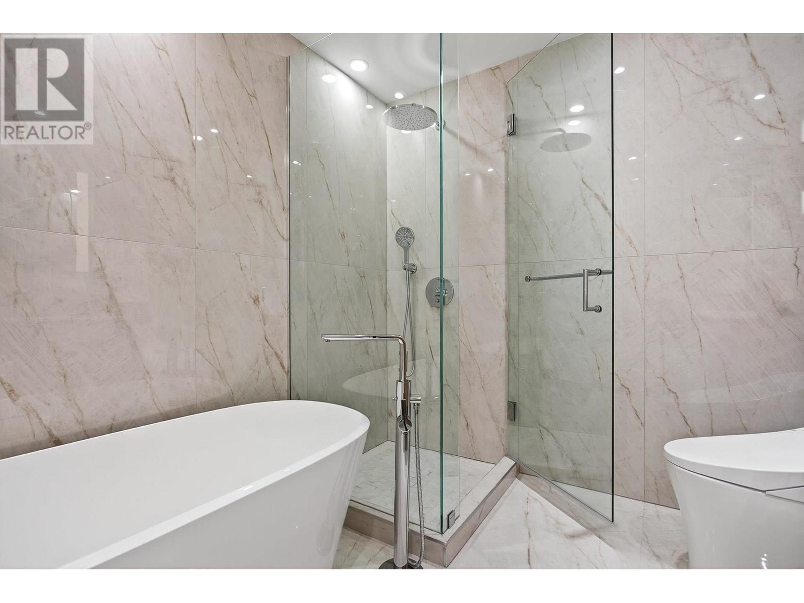 1406 135 E 13th Street, North Vancouver, British Columbia  V7L 0J8 - Photo 32 - R3031919