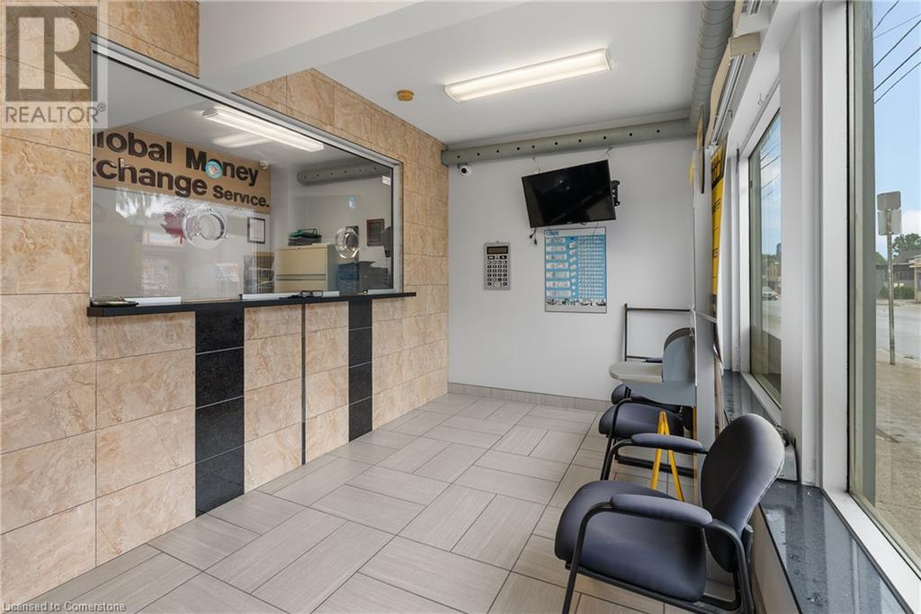 582 Upper James Street, Hamilton, Ontario  L9C 2Y6 - Photo 5 - 40748768