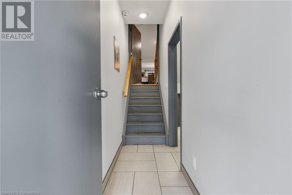 582 Upper James Street, Hamilton, Ontario  L9C 2Y6 - Photo 10 - 40748768