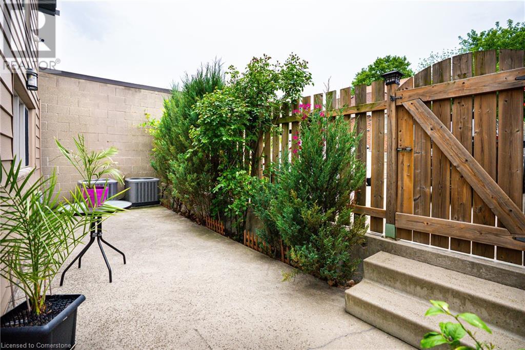 582 Upper James Street, Hamilton, Ontario  L9C 2Y6 - Photo 26 - 40748768