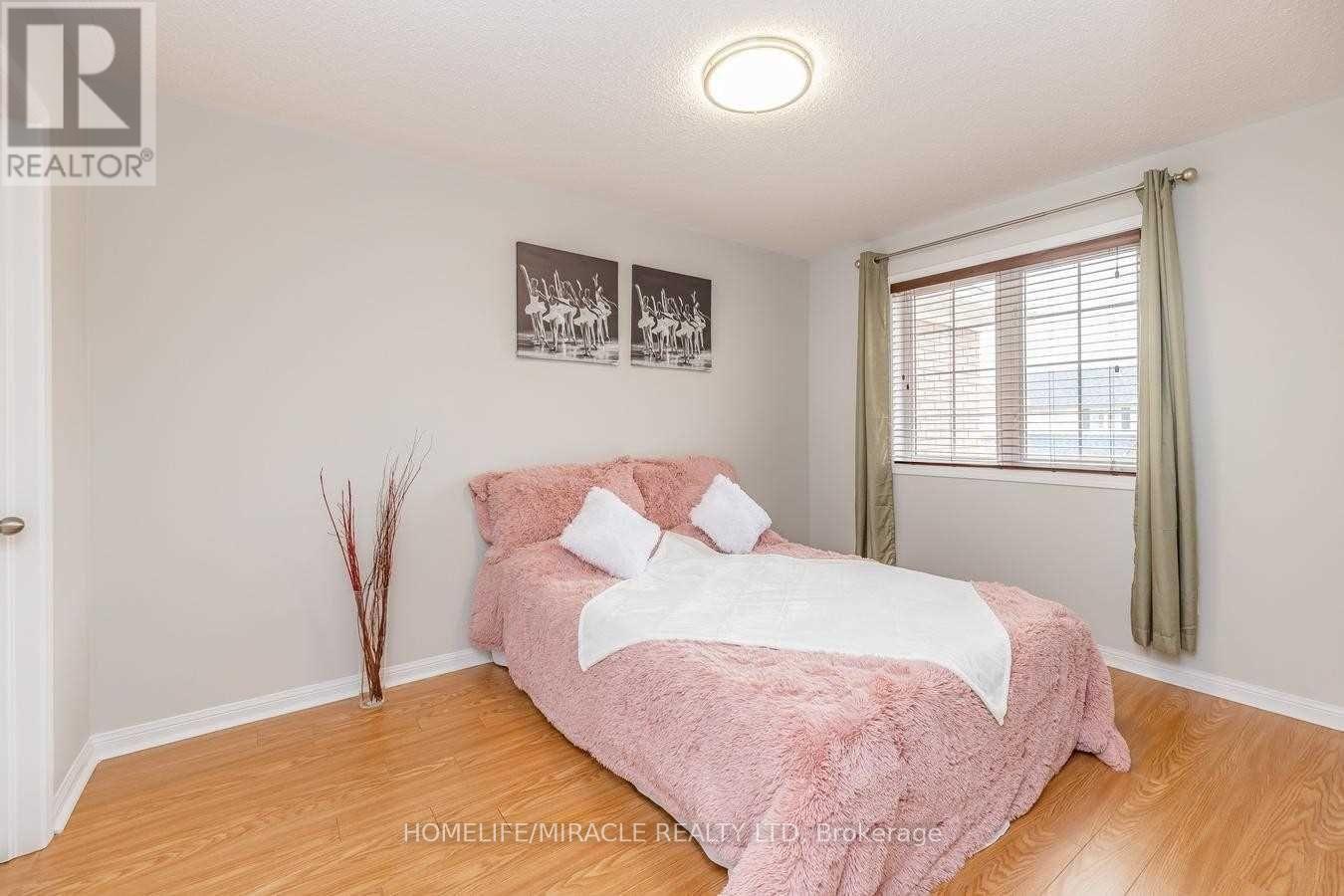 823 Shepherd Place, Milton, Ontario  L9T 6L8 - Photo 11 - W12314080
