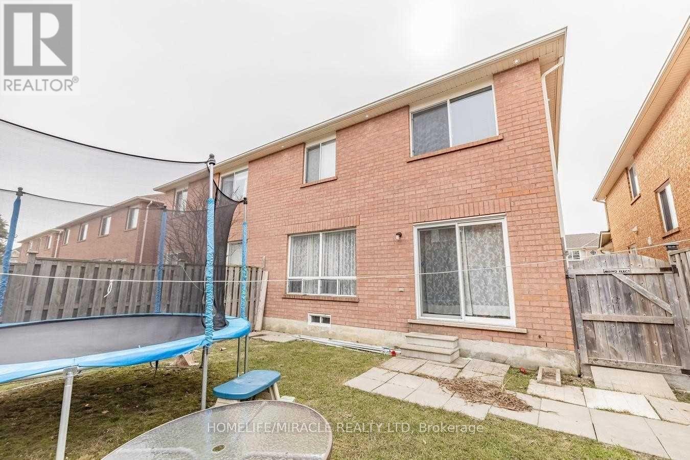 823 Shepherd Place, Milton, Ontario  L9T 6L8 - Photo 16 - W12314080