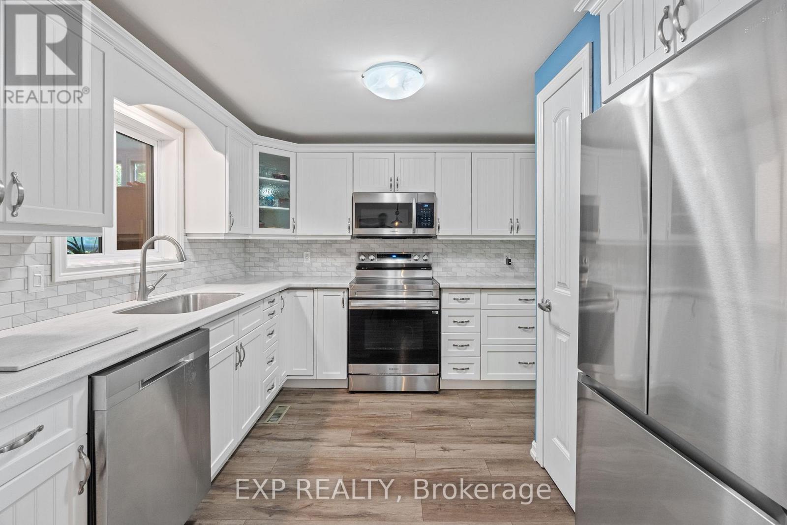 362 Shannon Boulevard, South Huron, Ontario  N0M 1T0 - Photo 14 - X12314092