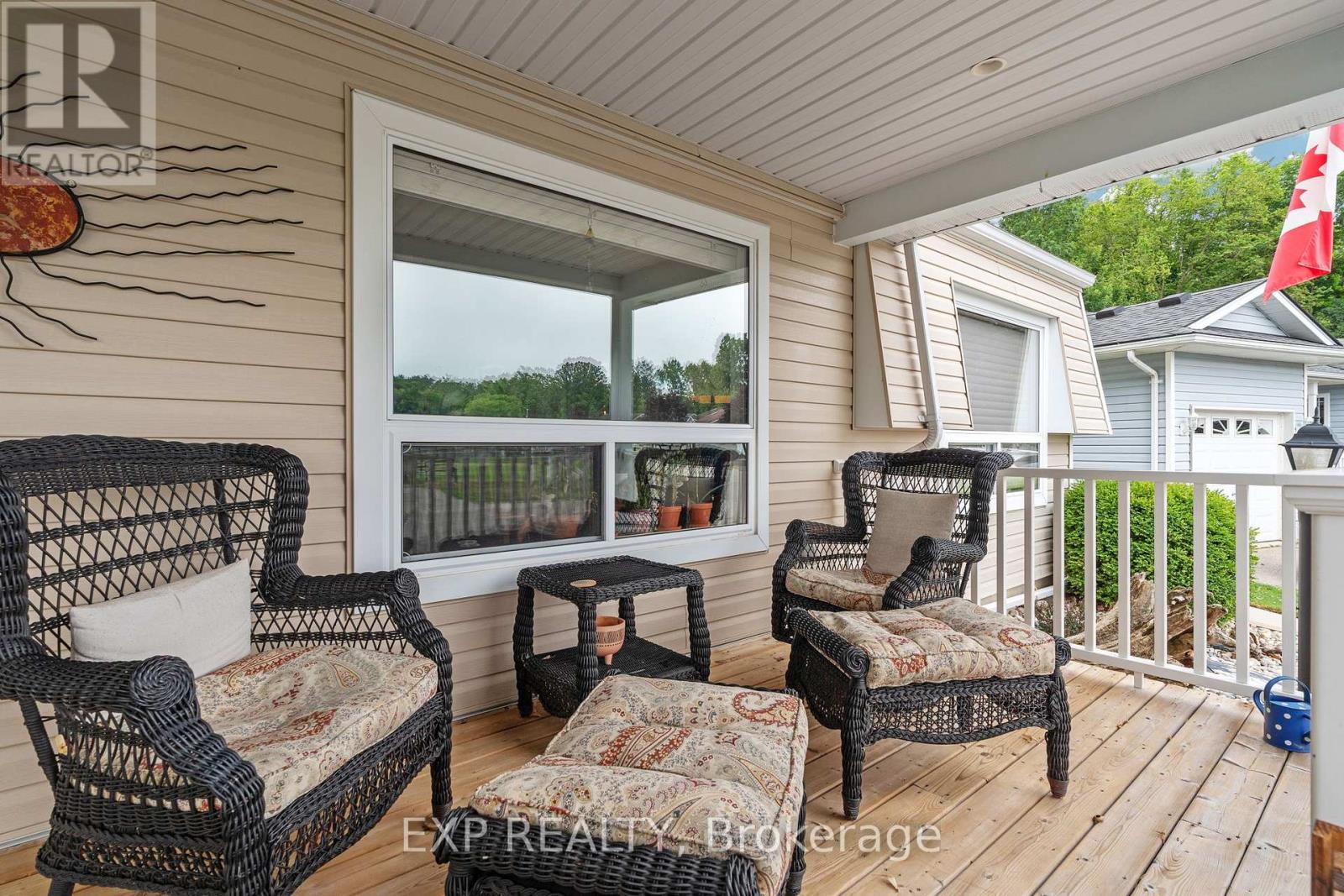 362 Shannon Boulevard, South Huron, Ontario  N0M 1T0 - Photo 4 - X12314092