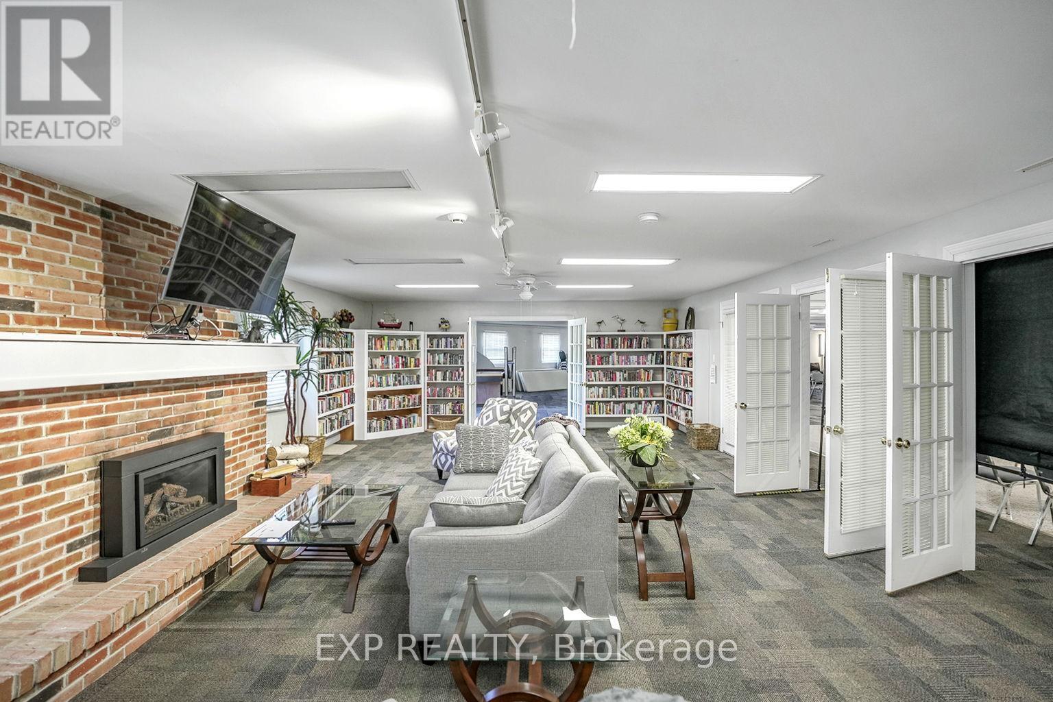 362 Shannon Boulevard, South Huron, Ontario  N0M 1T0 - Photo 45 - X12314092