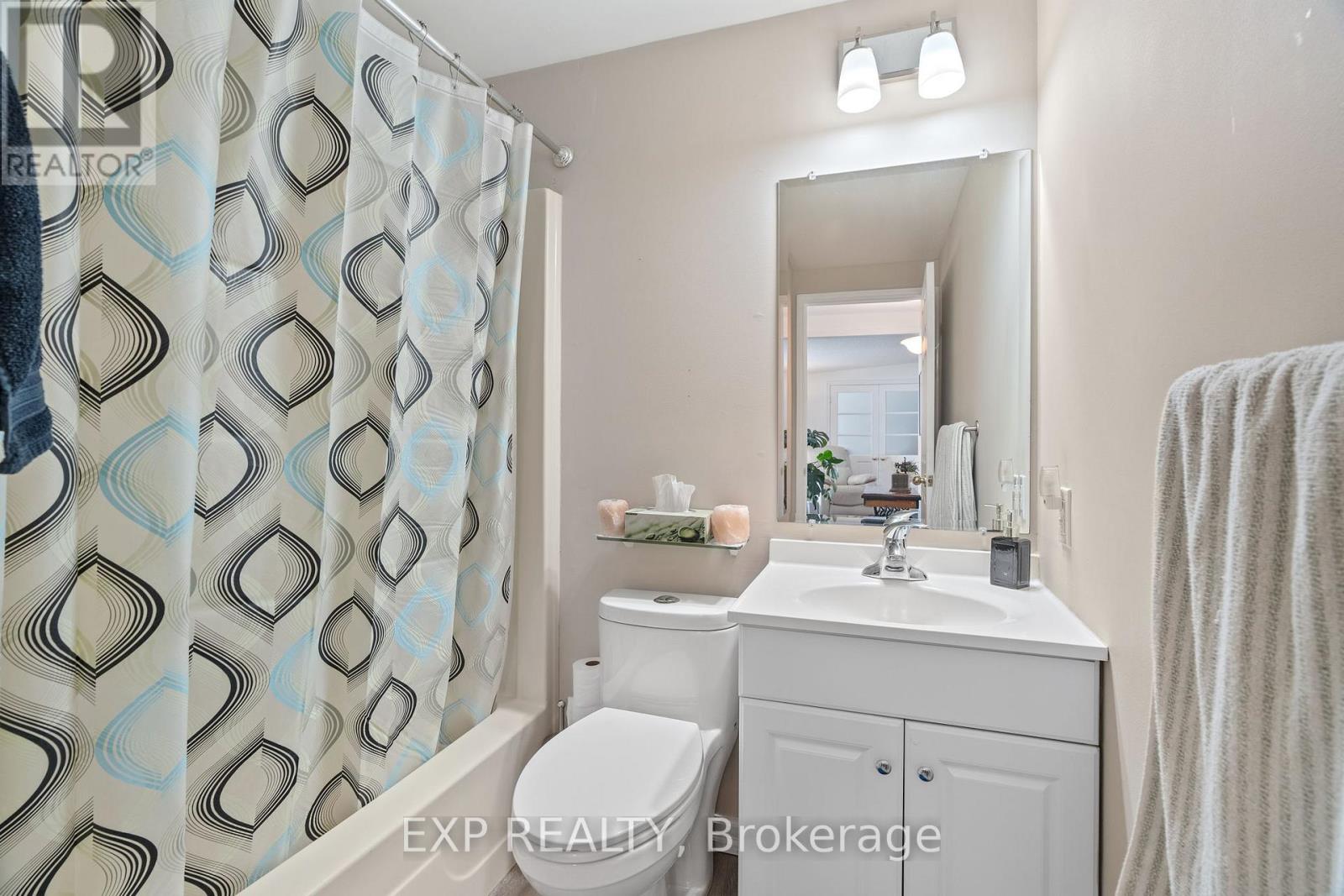 362 Shannon Boulevard, South Huron, Ontario  N0M 1T0 - Photo 6 - X12314092