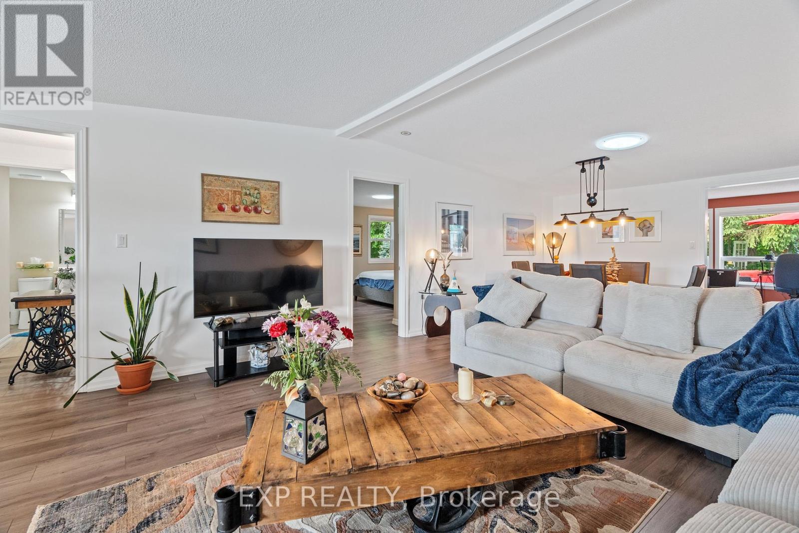 362 Shannon Boulevard, South Huron, Ontario  N0M 1T0 - Photo 9 - X12314092