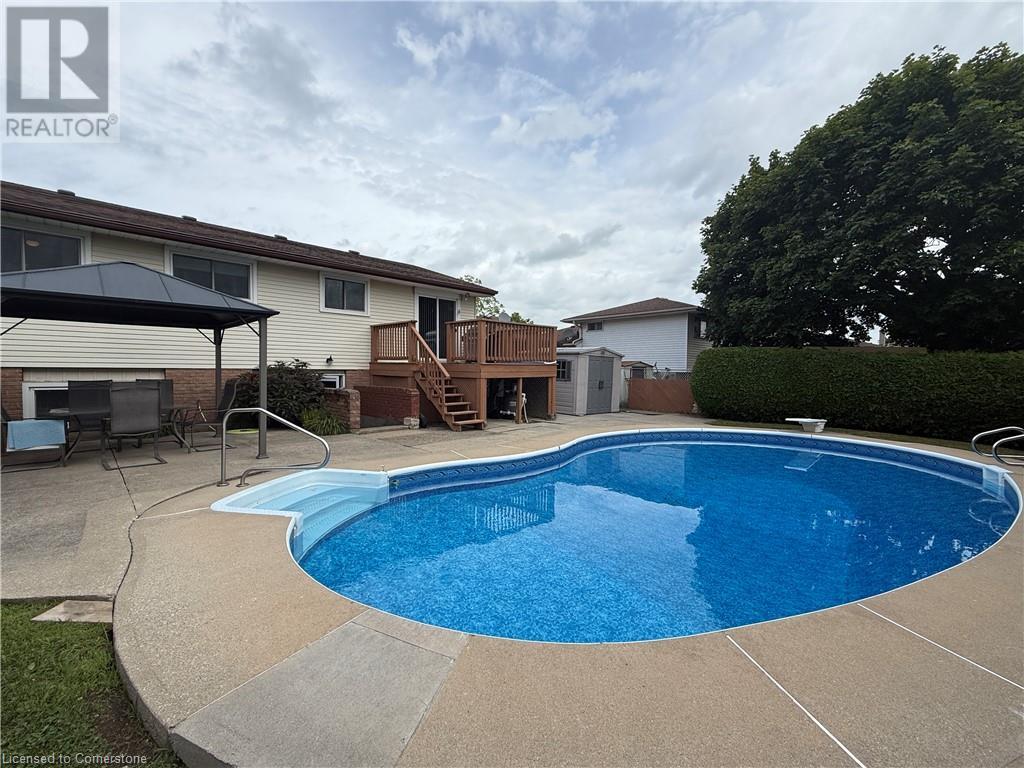Property at 36 ROBERT Street image 3