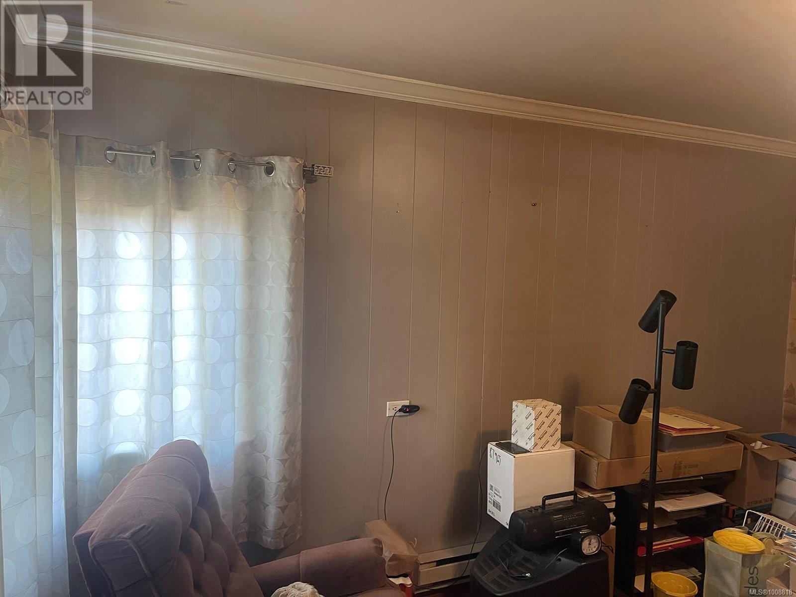Property at 486 Wakesiah Ave image 5