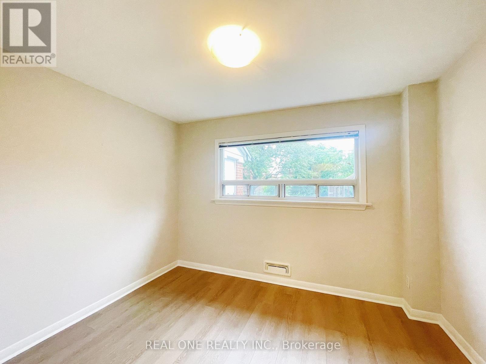 48 Lionel Heights Crescent, Toronto, Ontario  M3A 1M1 - Photo 13 - C12314138