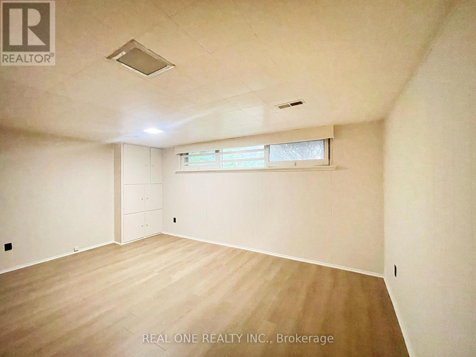 48 Lionel Heights Crescent, Toronto, Ontario  M3A 1M1 - Photo 17 - C12314138