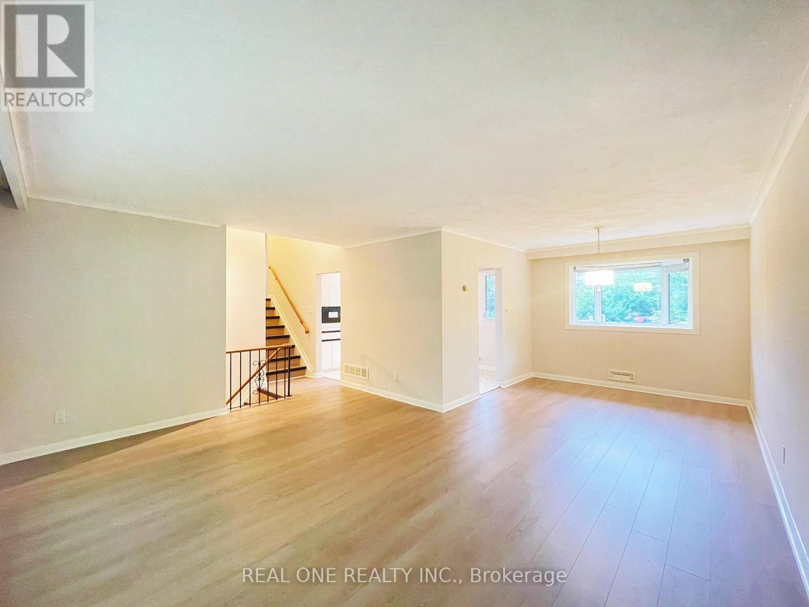 48 Lionel Heights Crescent, Toronto, Ontario  M3A 1M1 - Photo 5 - C12314138