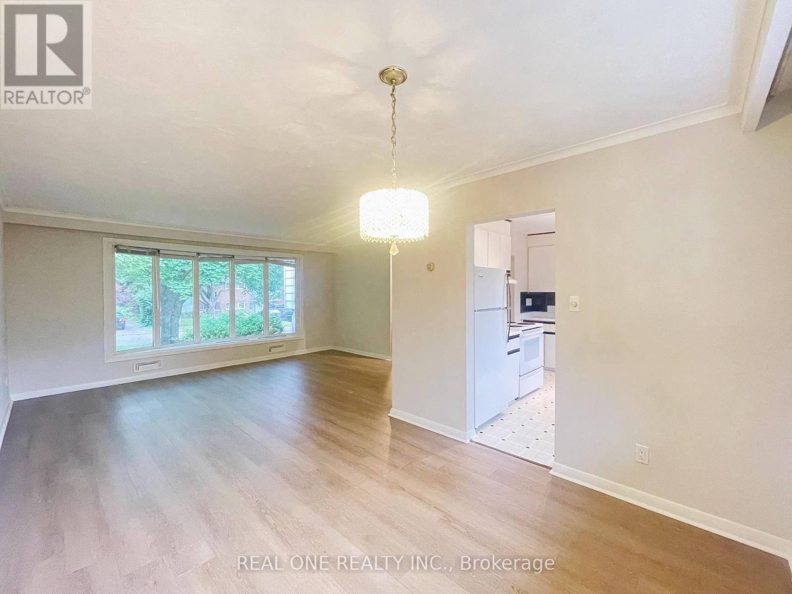 48 Lionel Heights Crescent, Toronto, Ontario  M3A 1M1 - Photo 6 - C12314138