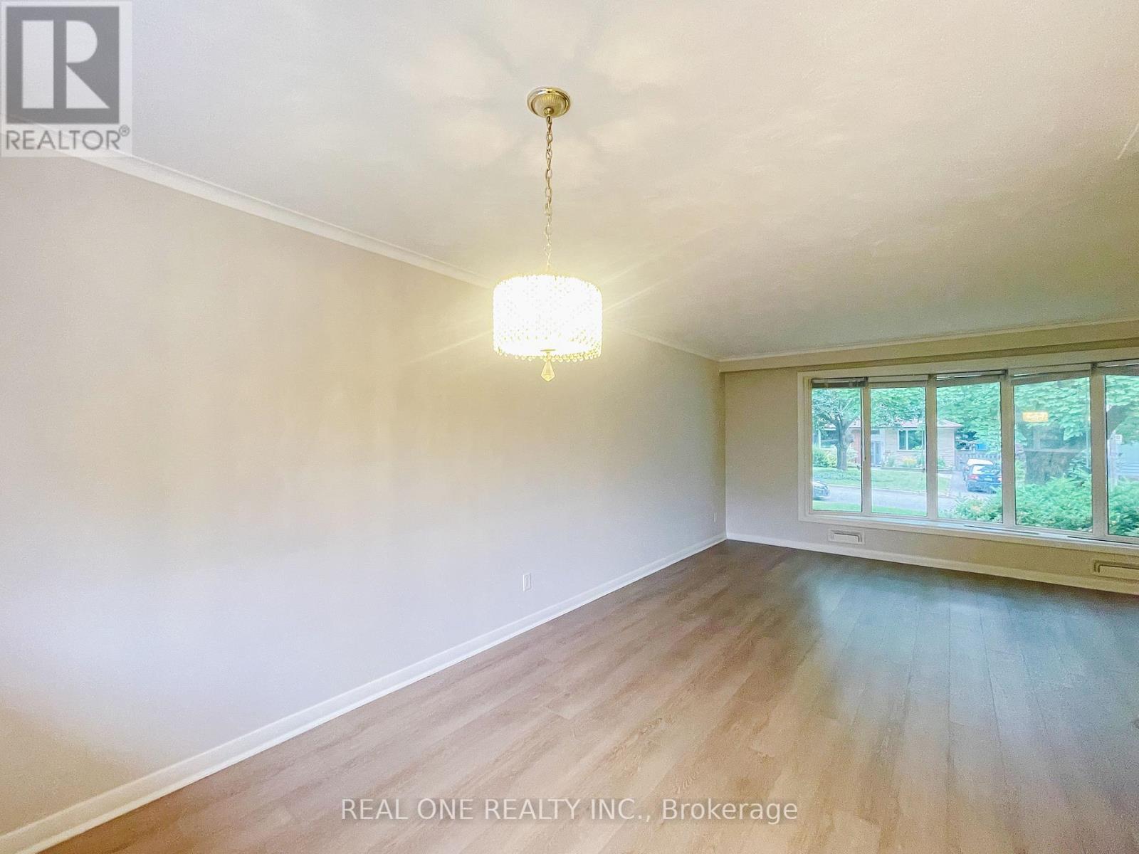 48 Lionel Heights Crescent, Toronto, Ontario  M3A 1M1 - Photo 7 - C12314138