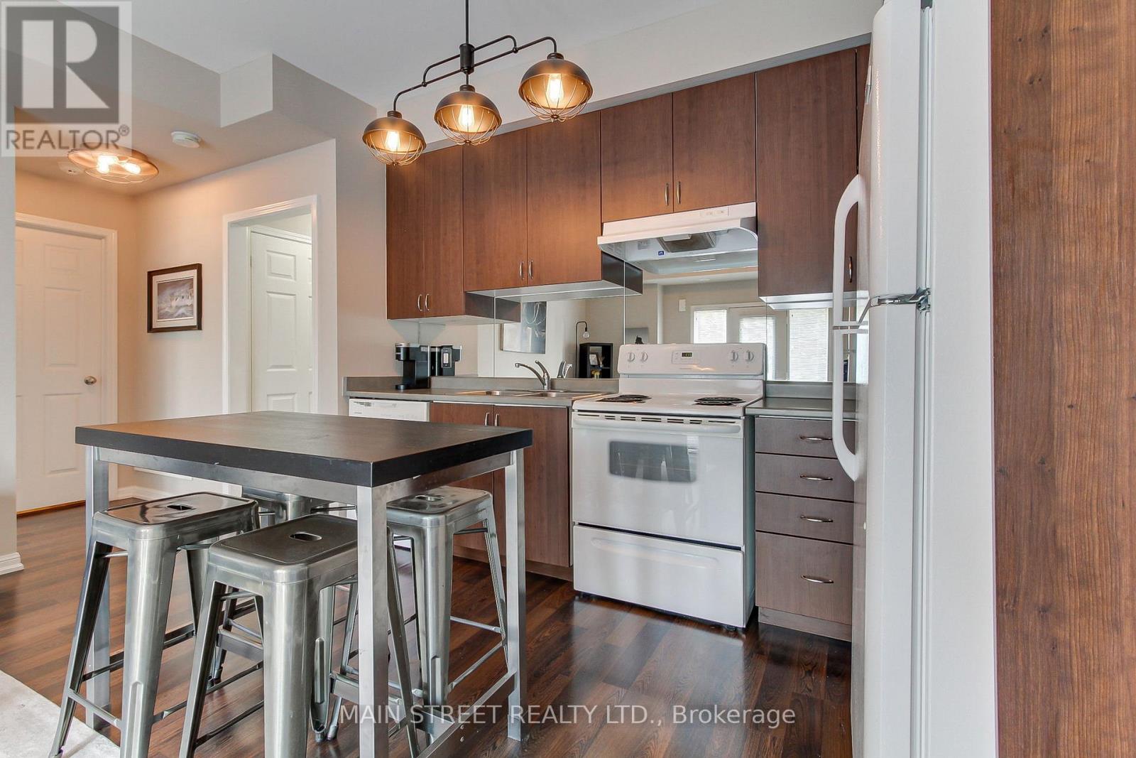 Property at 15949 BAYVIEW AVENUE image 5