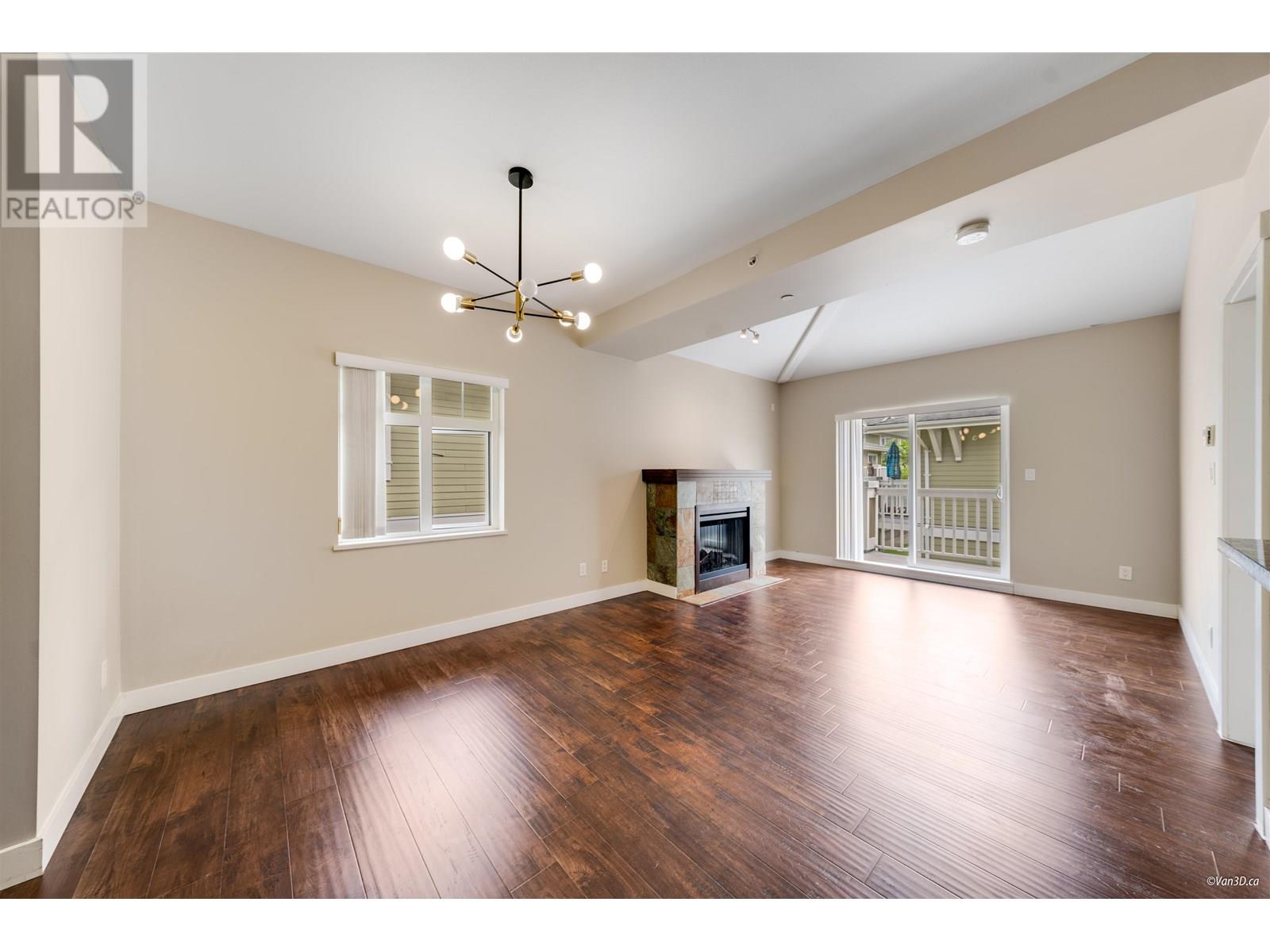 Property at 18 7388 MACPHERSON AVENUE image 3