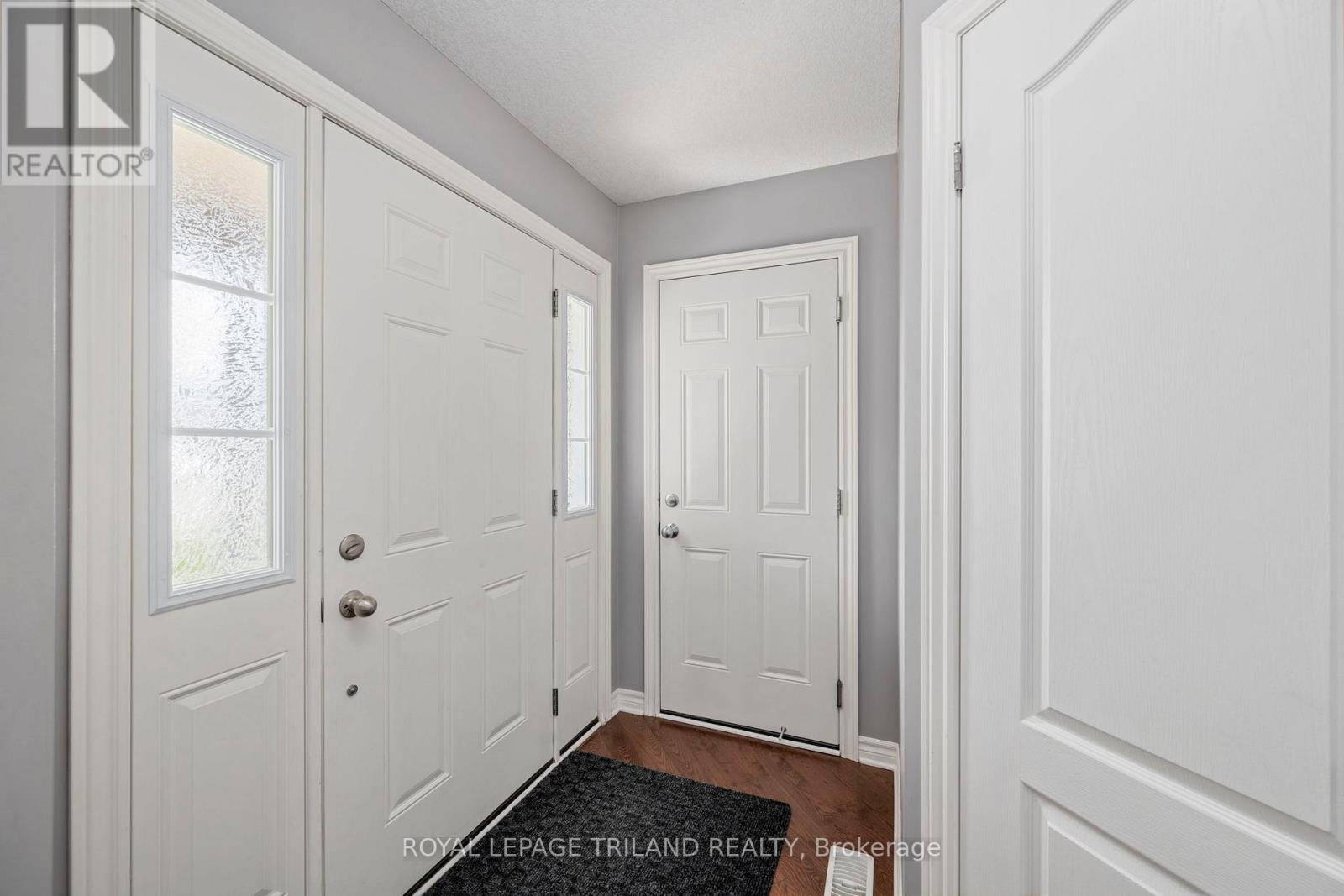 131 Deborah Drive, Strathroy-Caradoc, Ontario  N7G 4E2 - Photo 22 - X12314171