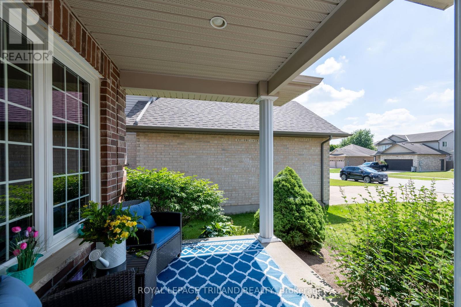 131 Deborah Drive, Strathroy-Caradoc, Ontario  N7G 4E2 - Photo 3 - X12314171