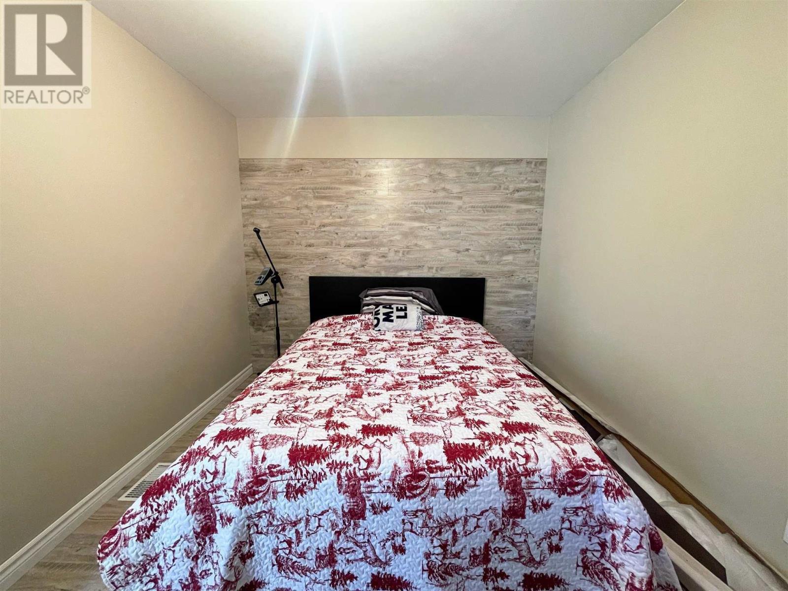 2 Essa Pl, Manitouwadge, Ontario  P0T 2C0 - Photo 11 - TB252166
