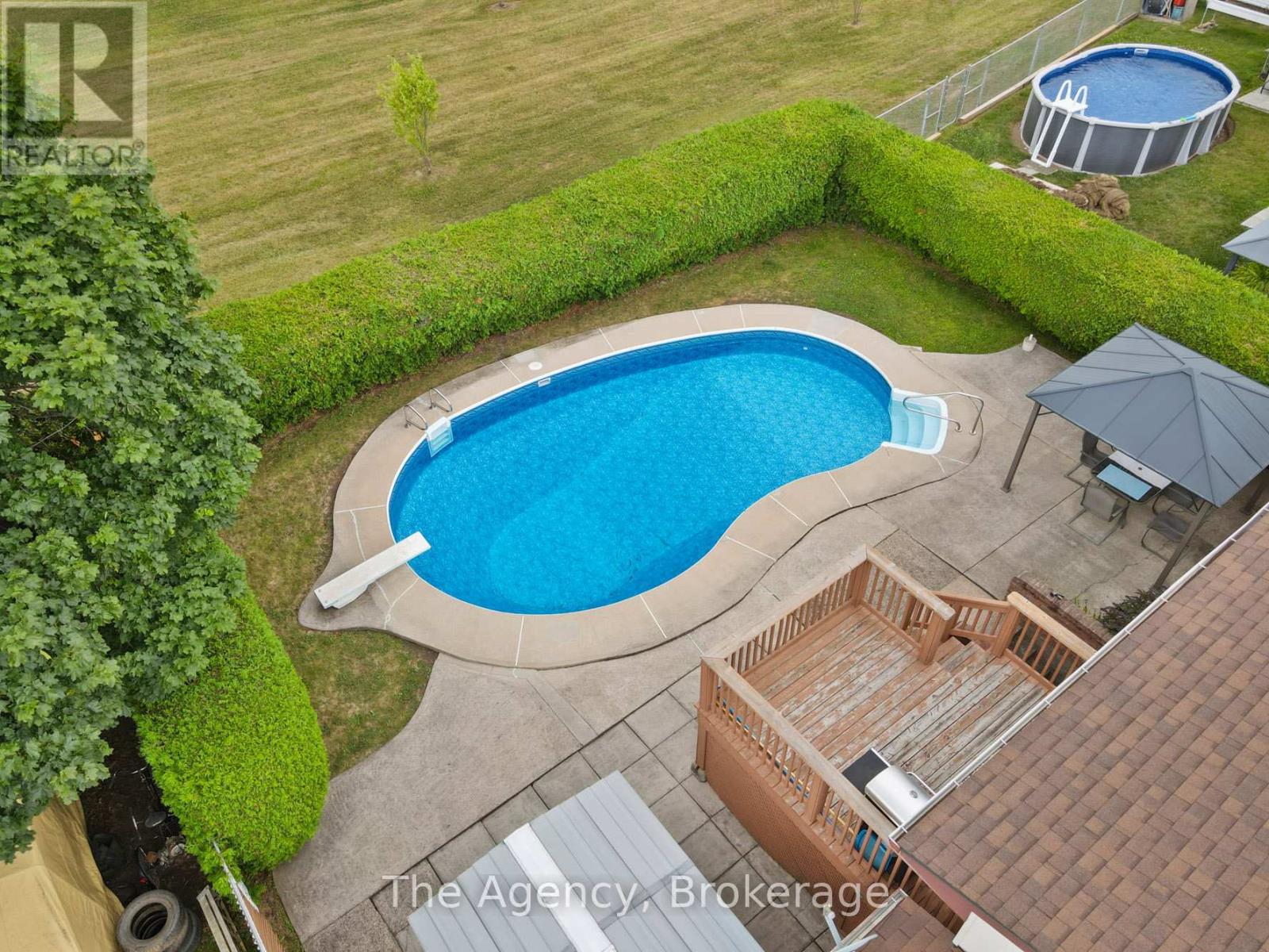 Property at 36 ROBERT STREET image 3