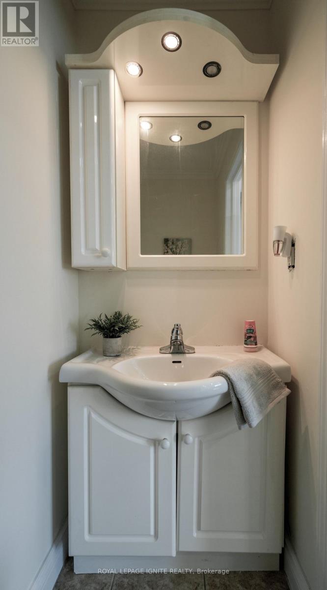 5 Dent Street, Ajax (Northwest Ajax), Ontario  L1T 4E8 - Photo 42 - E12314165