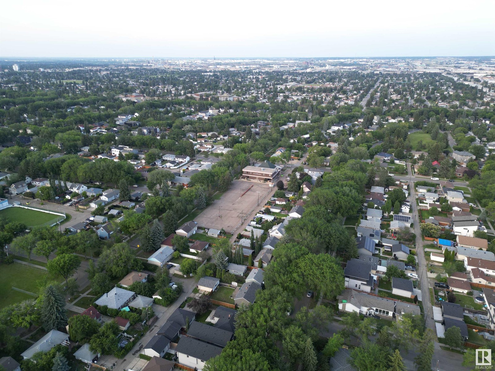 7907 86 Av Nw, Edmonton, Alberta  T6C 1J2 - Photo 3 - E4450239