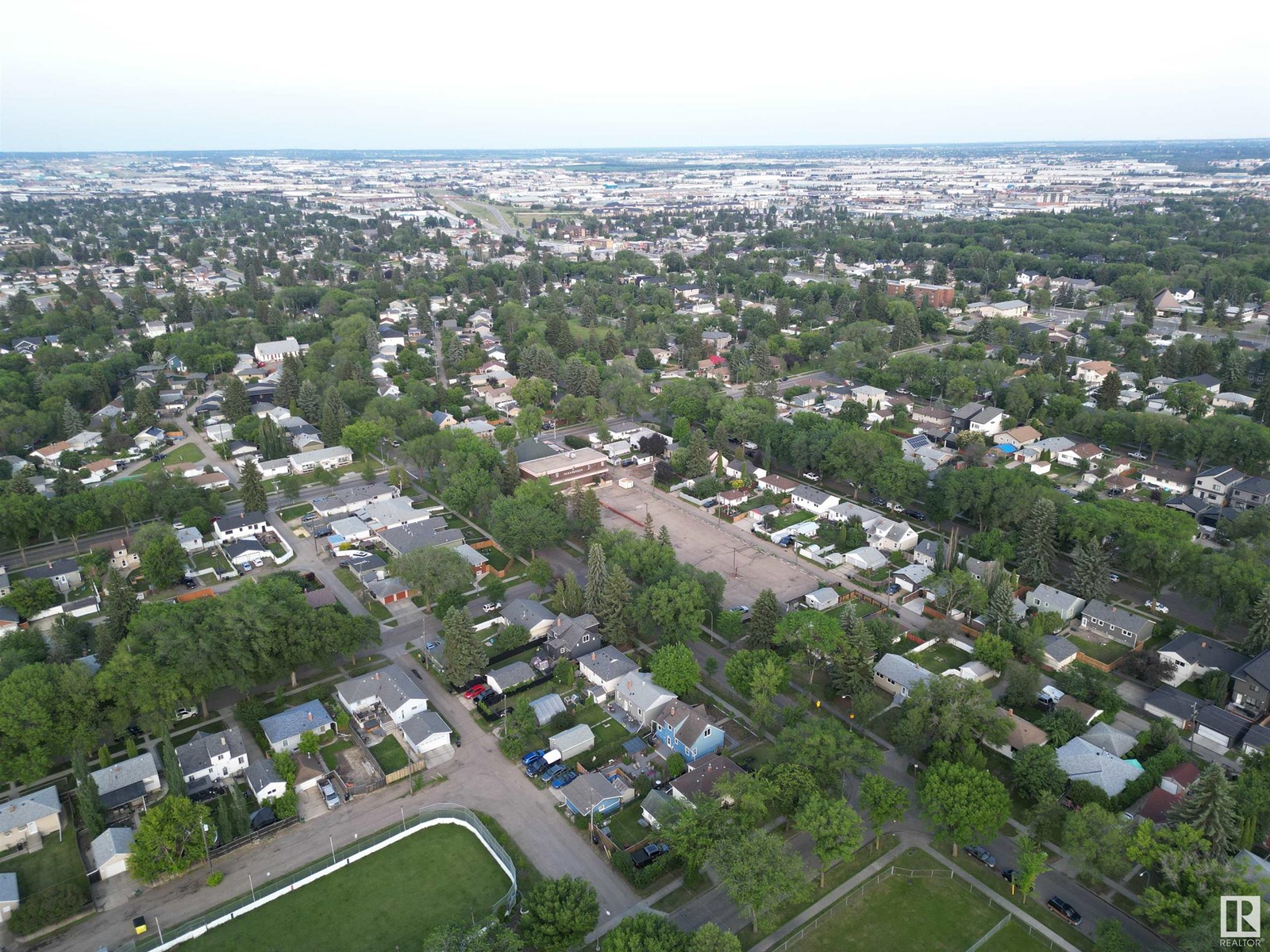 7907 86 Av Nw, Edmonton, Alberta  T6C 1J2 - Photo 5 - E4450239