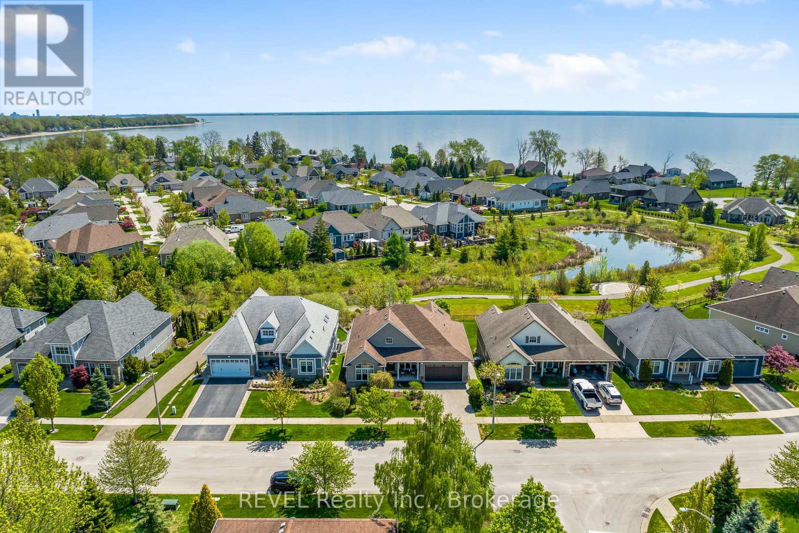 116 Sunrise Court, Fort Erie, Ontario  L0S 1N0 - Photo 41 - X12158262