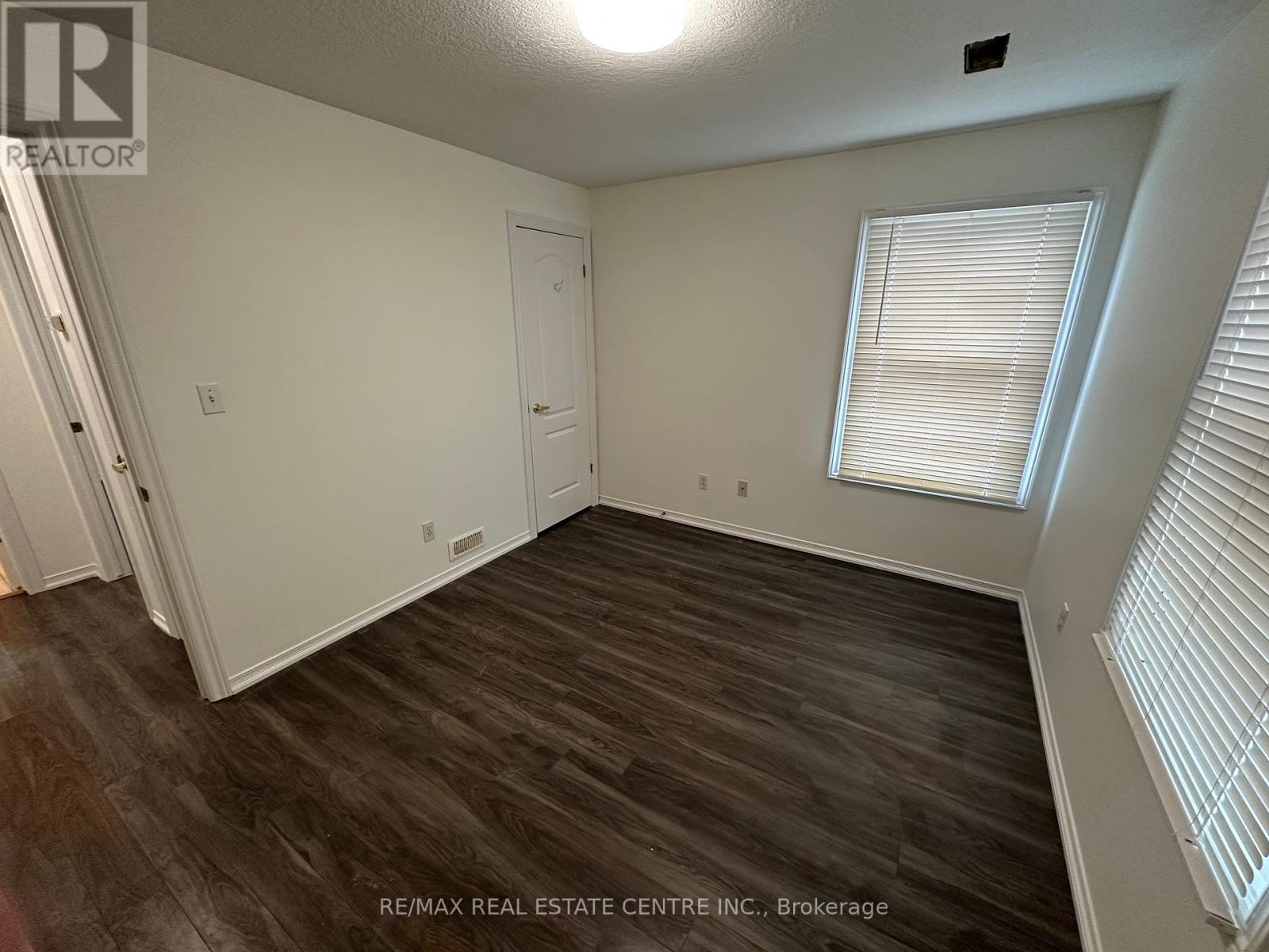 15 East 33rd Street, Hamilton, Ontario  L8V 3S9 - Photo 11 - X12314168