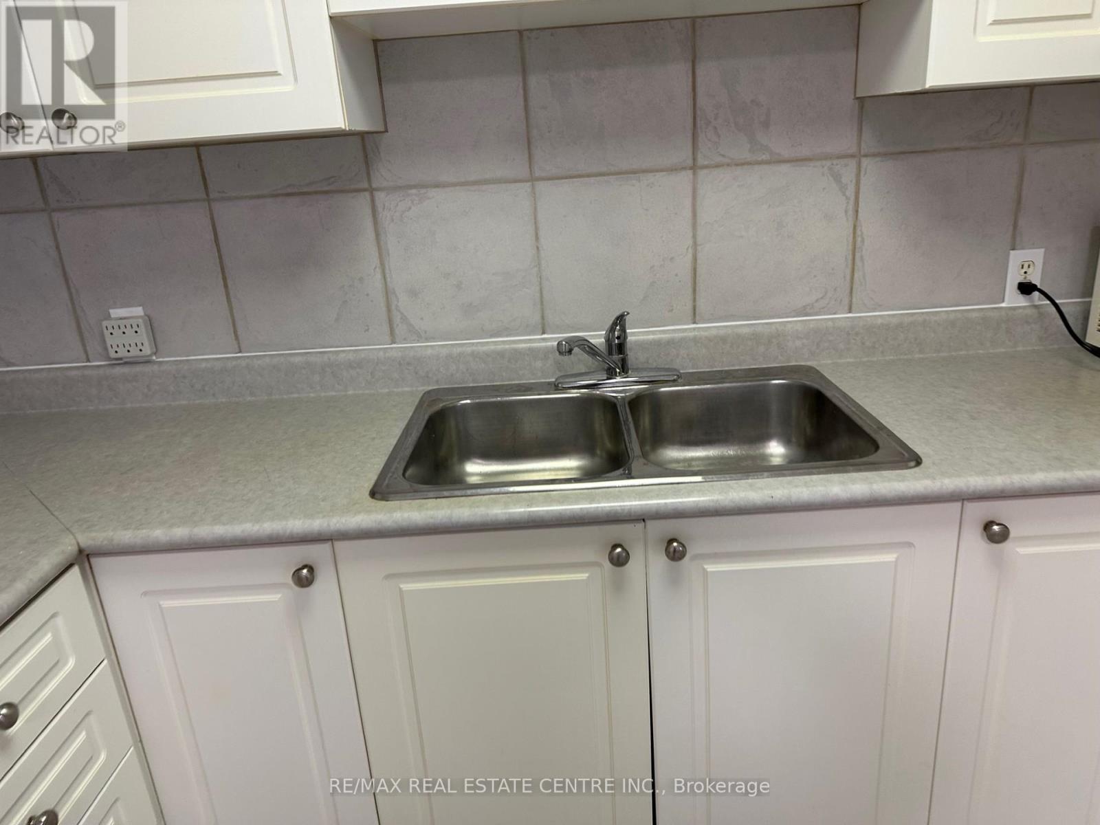 15 East 33rd Street, Hamilton, Ontario  L8V 3S9 - Photo 20 - X12314168