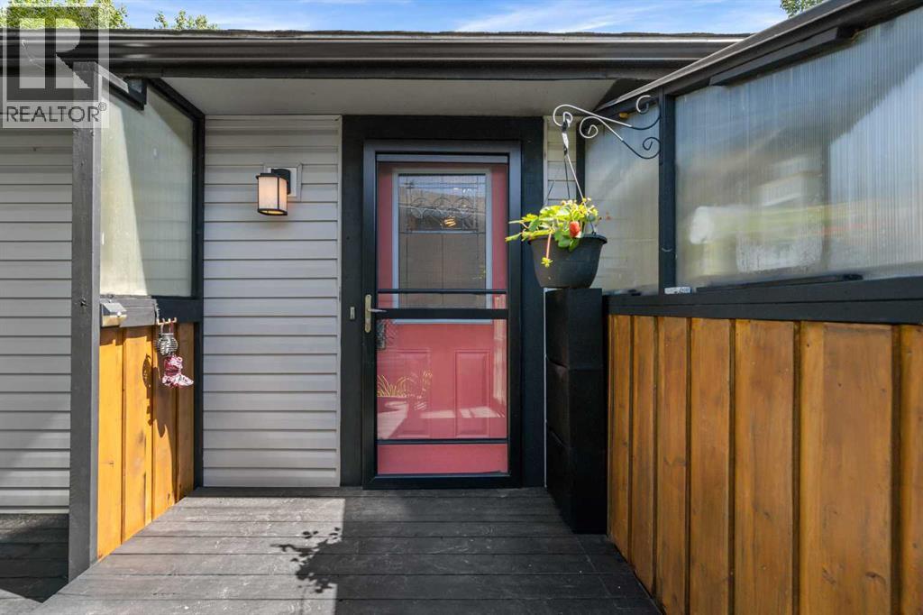 Property at 136 Ranchview Court NW image 4