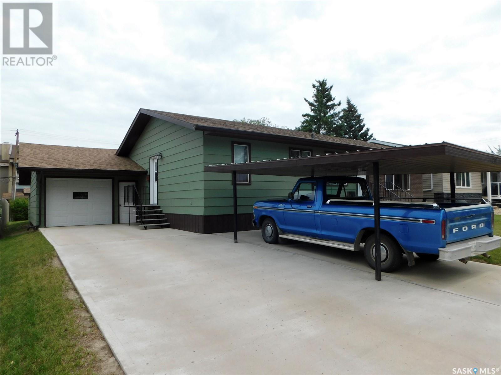 217 5th AVENUE E, Assiniboia, Saskatchewan