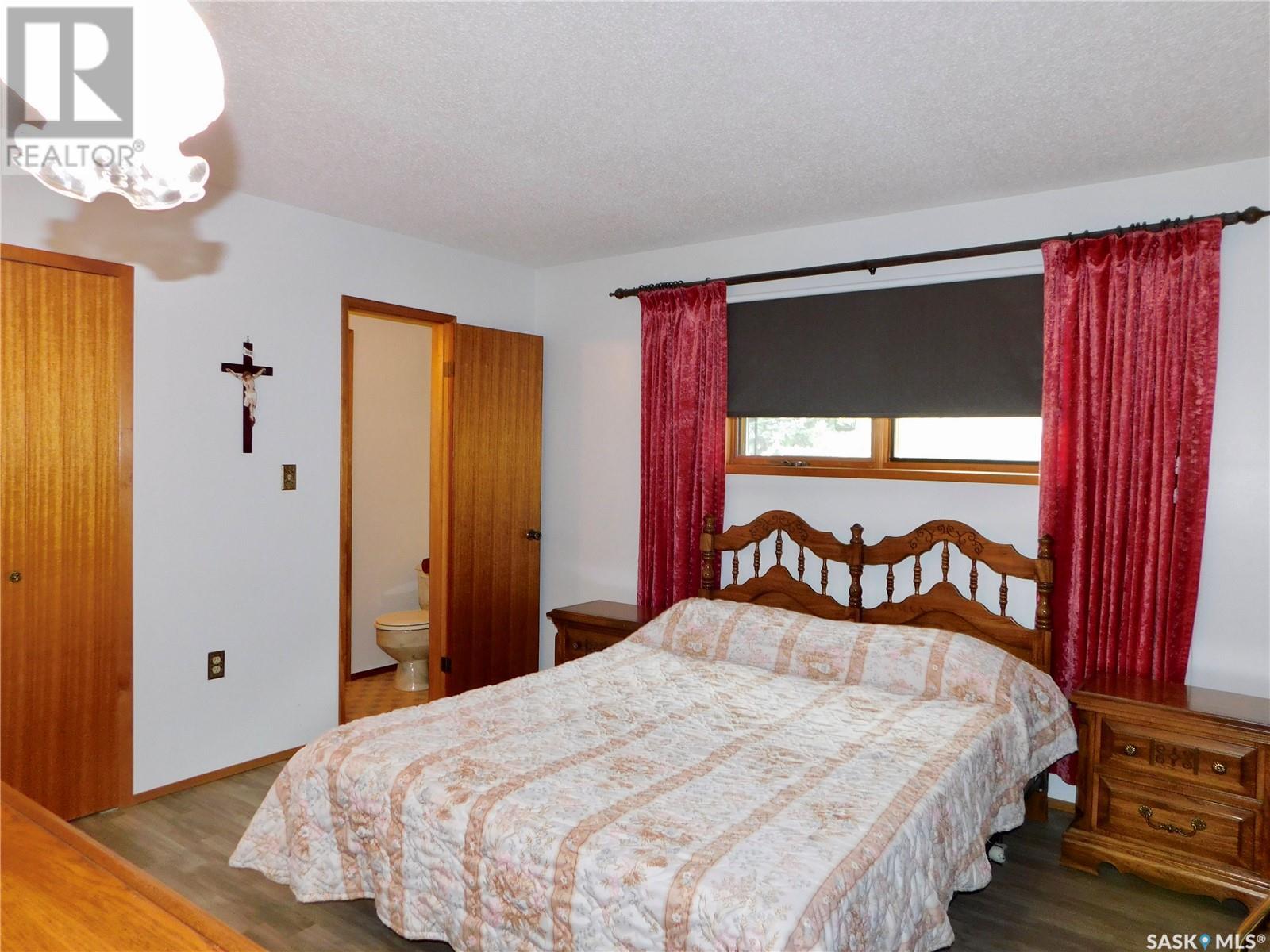 217 5th Avenue E, Assiniboia, Saskatchewan  S0H 0B0 - Photo 14 - SK014076