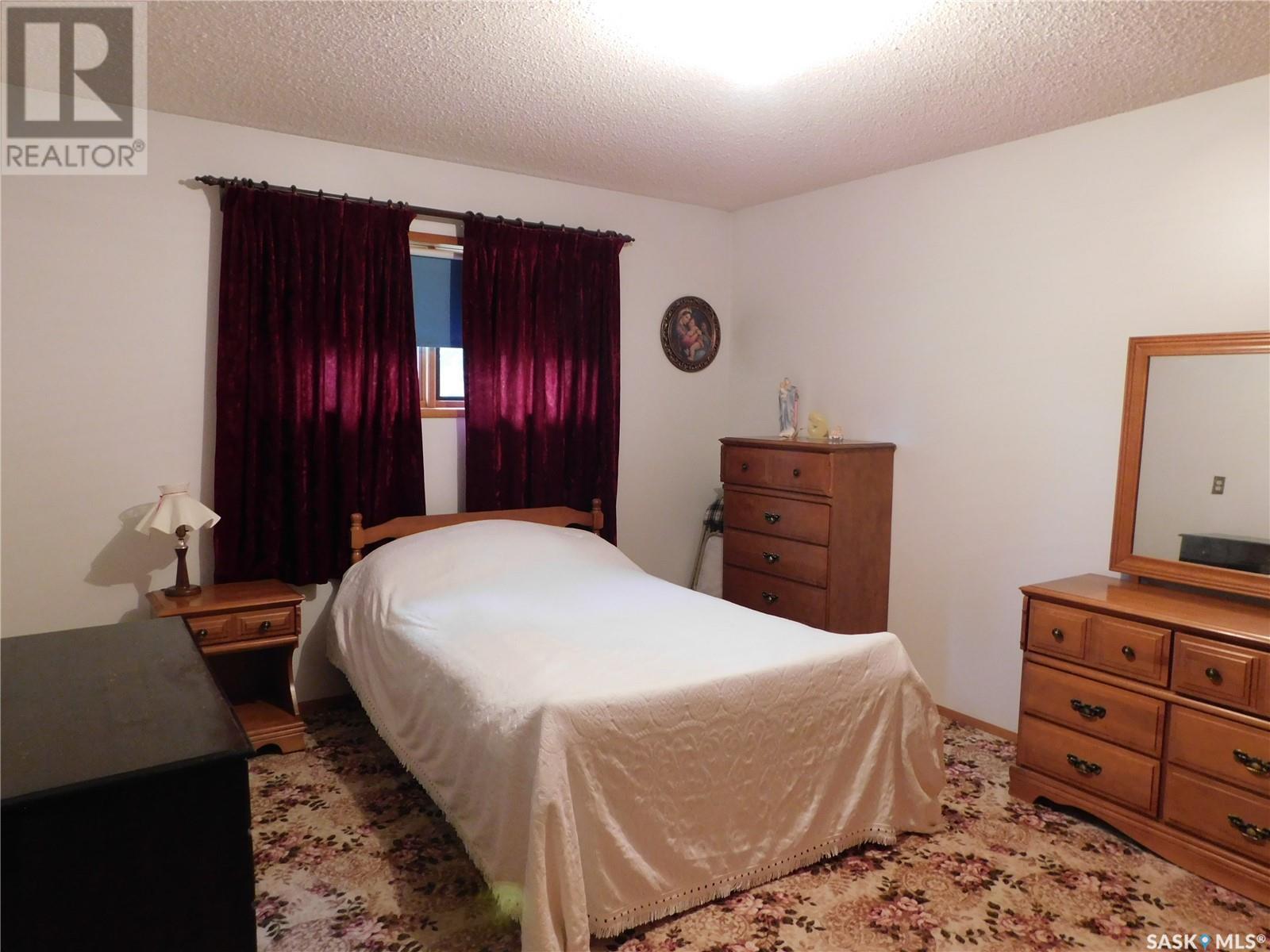 217 5th Avenue E, Assiniboia, Saskatchewan  S0H 0B0 - Photo 20 - SK014076