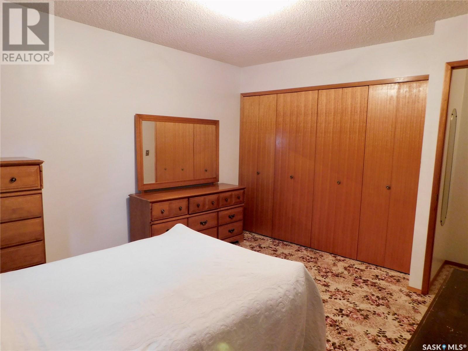 217 5th Avenue E, Assiniboia, Saskatchewan  S0H 0B0 - Photo 19 - SK014076