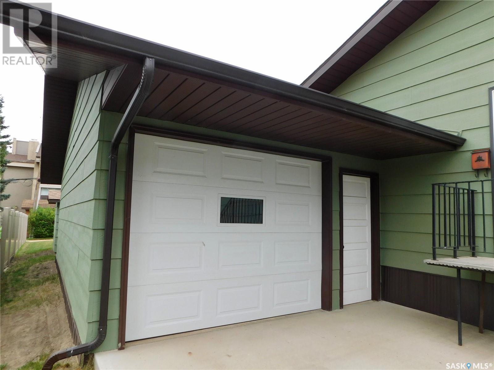 217 5th Avenue E, Assiniboia, Saskatchewan  S0H 0B0 - Photo 37 - SK014076