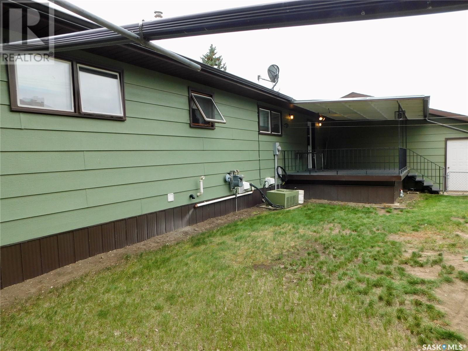 217 5th Avenue E, Assiniboia, Saskatchewan  S0H 0B0 - Photo 39 - SK014076