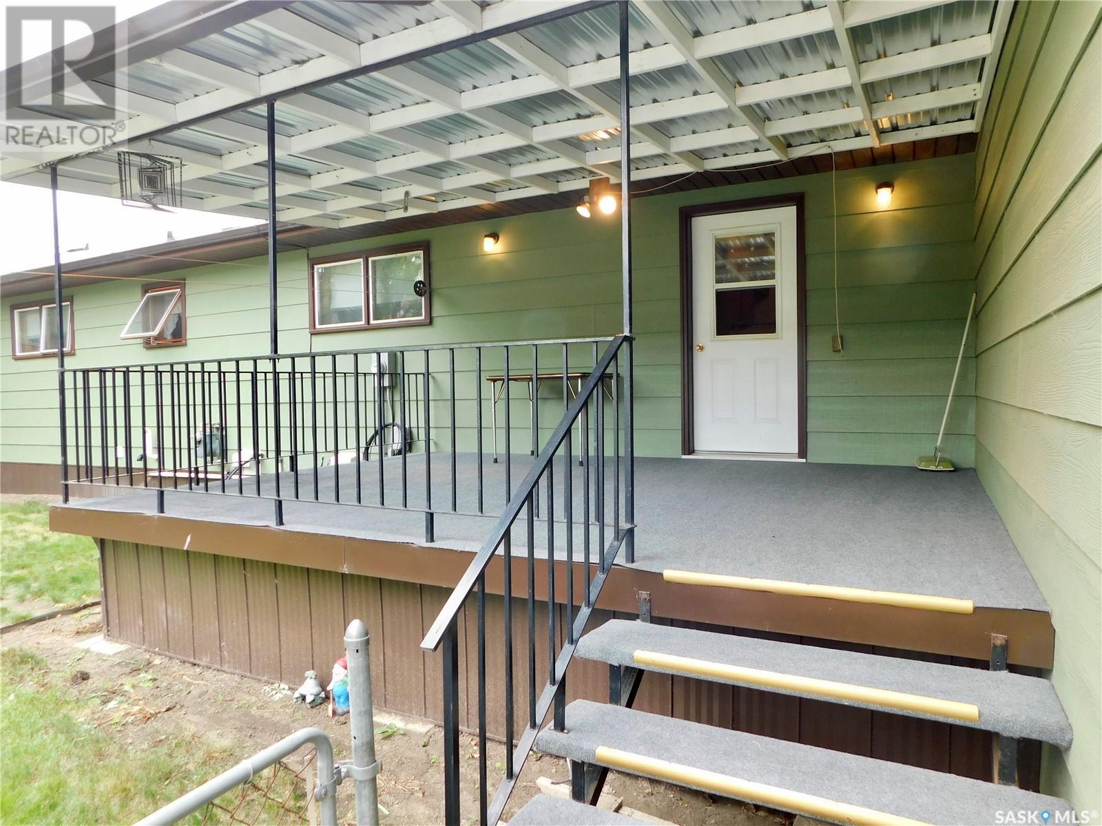 217 5th Avenue E, Assiniboia, Saskatchewan  S0H 0B0 - Photo 36 - SK014076