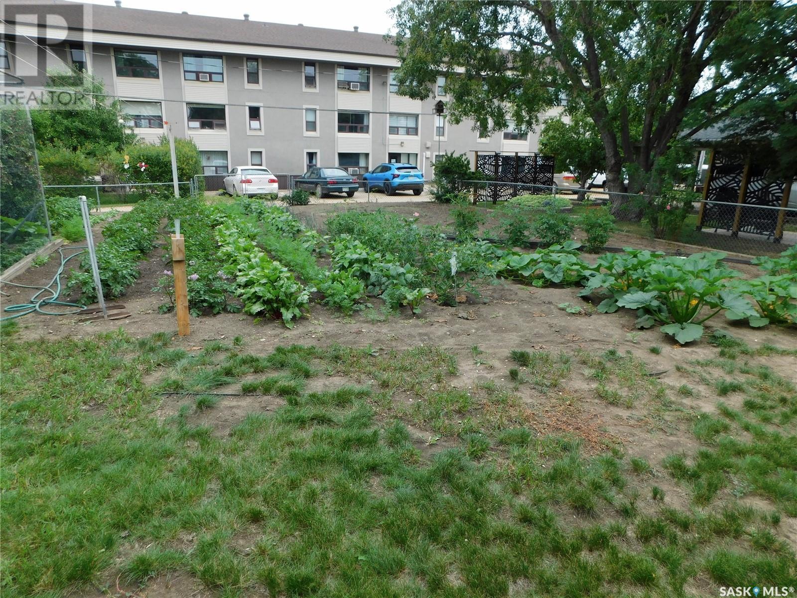 217 5th Avenue E, Assiniboia, Saskatchewan  S0H 0B0 - Photo 38 - SK014076